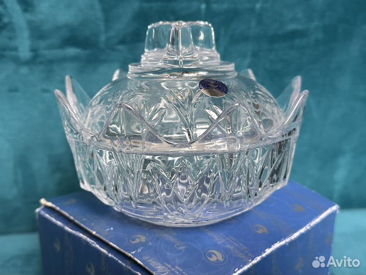 Хрустальный кувшин с крышкой