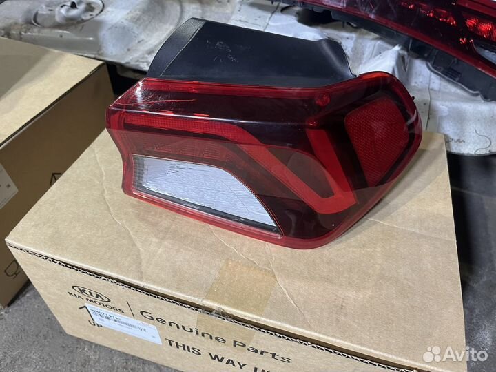 Фонари задние LED правый центральный kia k5