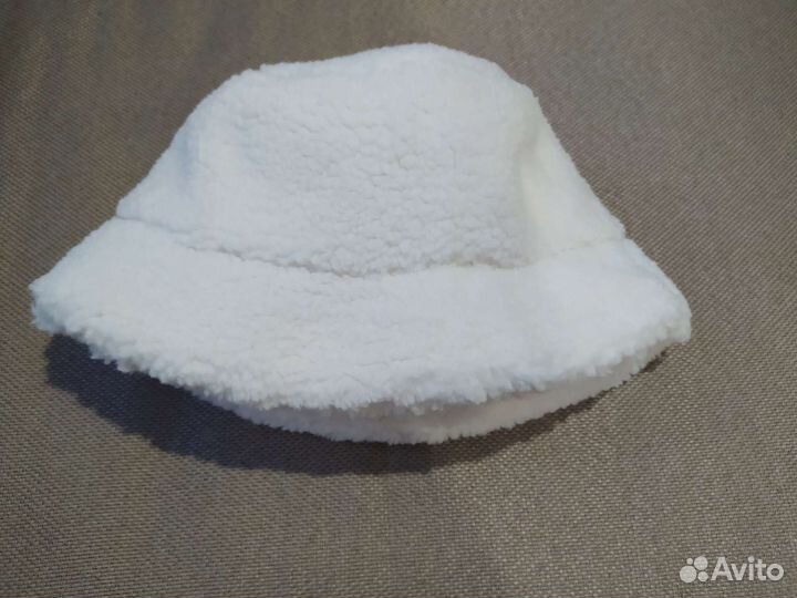 Панама женская H&M, снуд красный Stradivarius