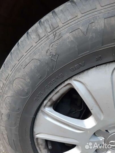 Goodyear EfficientGrip SUV 4x4 215/65 R16 98V