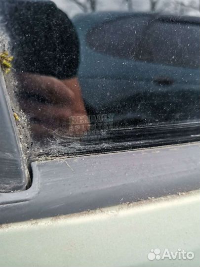 Стекло заднее правое renault scenic 1