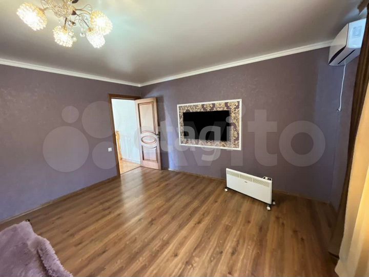 Дом 160 м² на участке 8 сот.