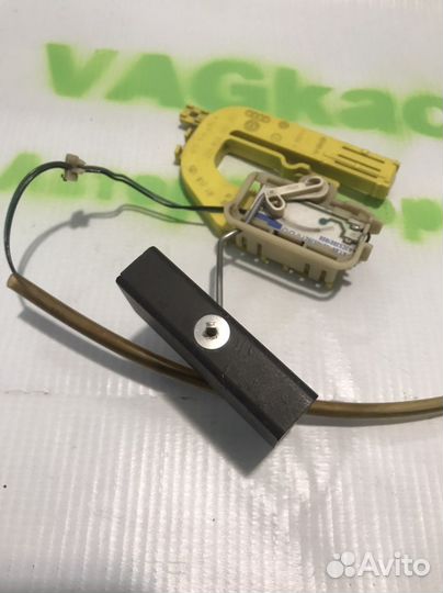 Датчик уровня топлива audi a8 d3. 2005г