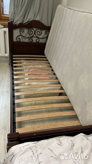 Кровать с матрасом 90*200