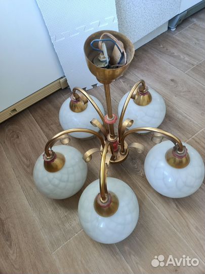 Люстра СССР с плафонами на 5 рожков