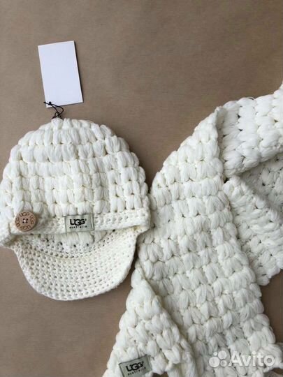 Новый комплект шарф и шапочка 