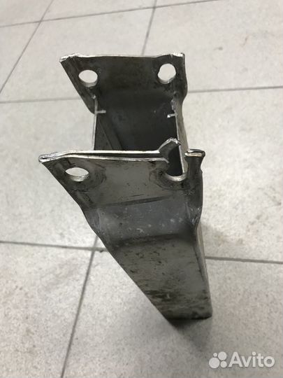 Опора поперечной балки L W205 C класс