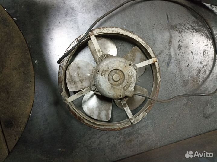 Электродвигатель вентилятора. Вентилятор