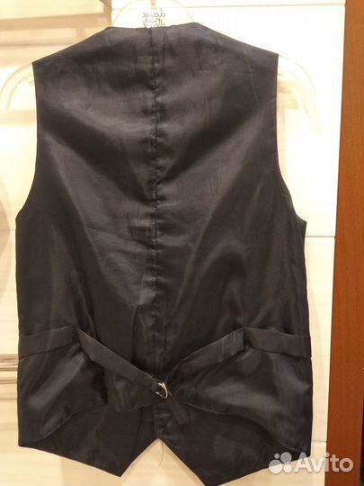 Жилет школьный для мальчика новый от костюма