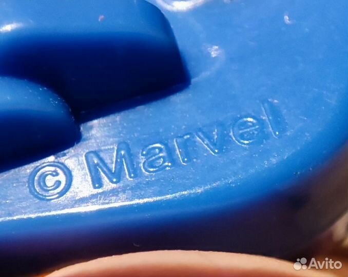 Фигурки Мстителей из Киндер-сюрпризов