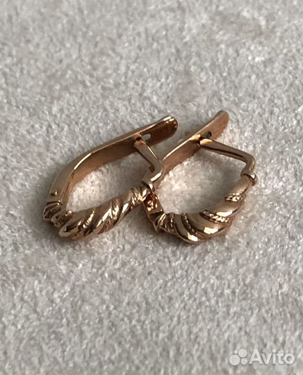 Золотые серьги 583 проба со звездой