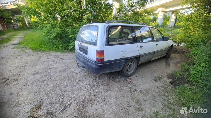 Opel Omega 2.0 МТ, 1989, 228 420 км