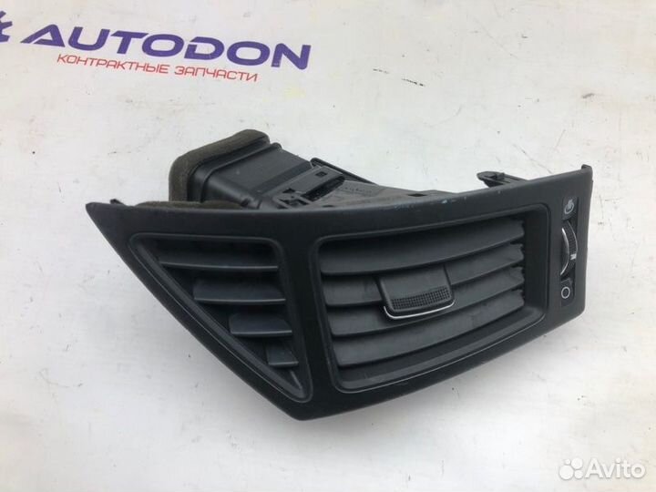 Дефлектор обдува левый Hyundai Sonata YF G4KJ