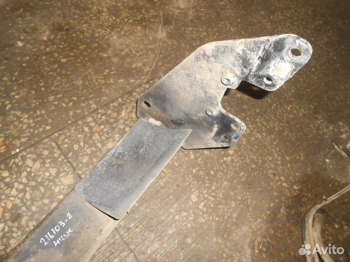 Усилитель заднего бампера (Toyota Hilux)