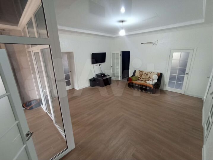 Дом 268 м² на участке 6 сот.