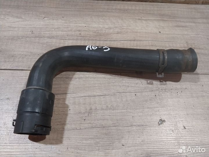 Патрубок радиатора Audi A6 C5 шланг охлаждения