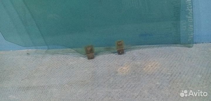 Стекло двери передней правой Nissan Wingroad 1 (Y1