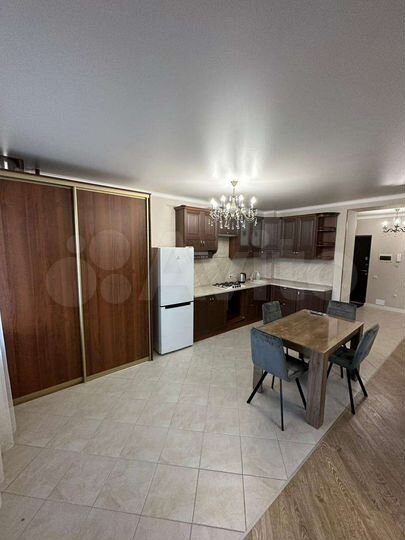 2-к. квартира, 80 м², 1/6 эт.