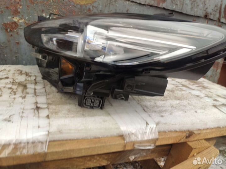 Фара левая Mazda 6 GL LED