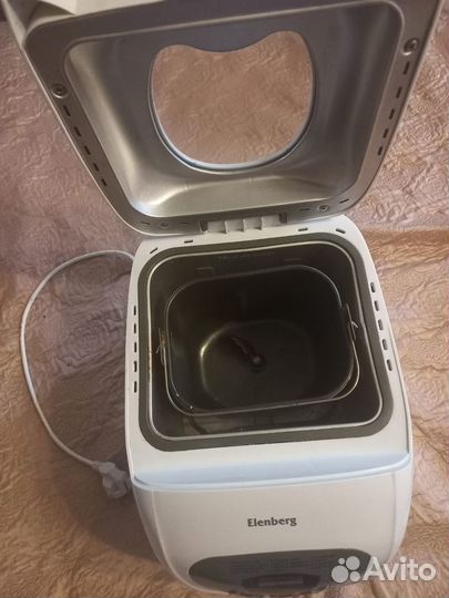 Хлебопечка Elenberg BM-3100