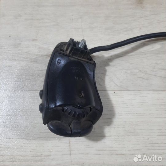 Кнопка управления магнитолой на руль Renault