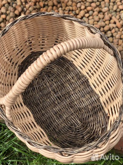 Корзина плетеная из ротанга