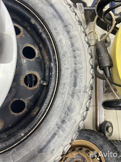 Goodyear Ultragrip Ice Arctic 195/65 R15 91