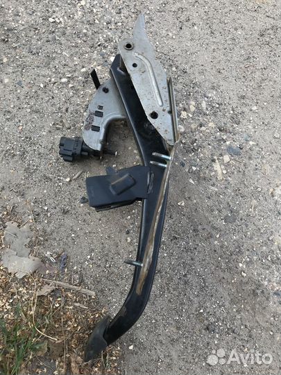 Педаль тормоза Ford Focus 2