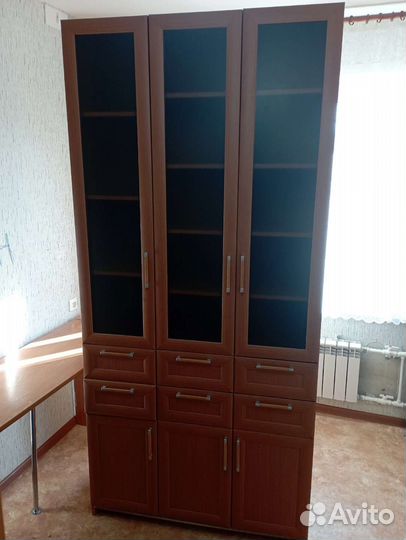 Шкаф сервант