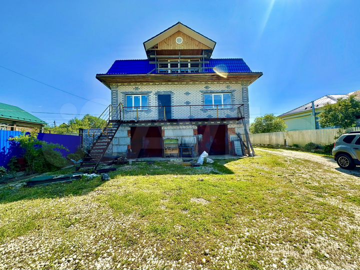 Дом 274 м² на участке 12 сот.