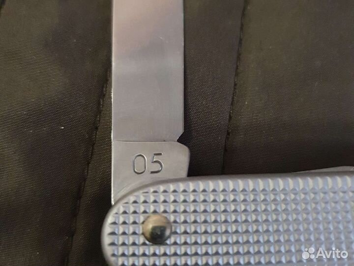 Нож Victorinox 2005 год