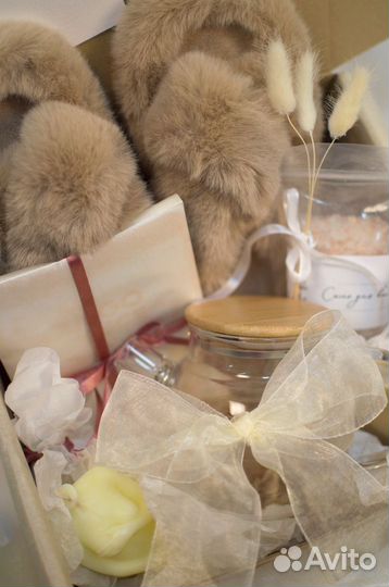 Premium подарочный набор с чайником и тапочками