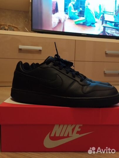 Продам оригинальные кроссовки Nike Ebernon Low