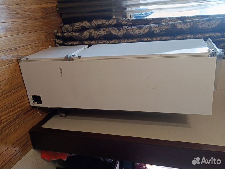 Встраиваемый холодильник