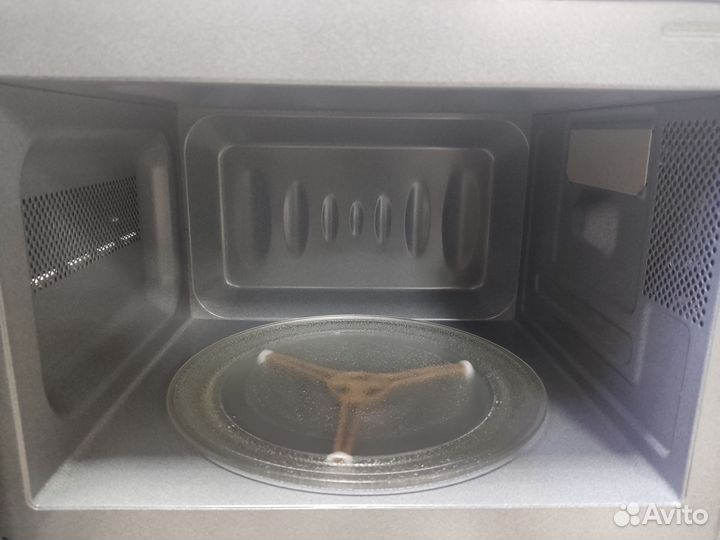 Микроволновая печь Pioneer, 700 Вт, 20 л