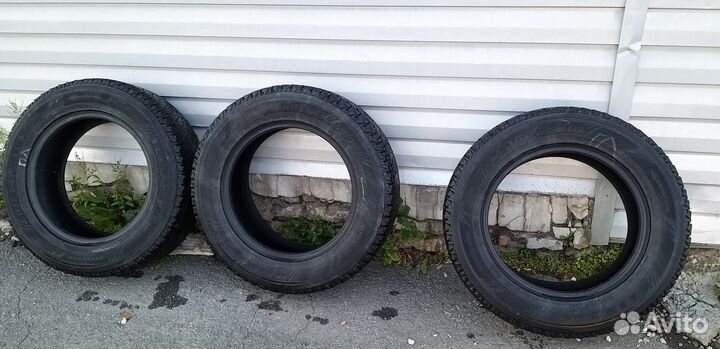 Bridgestone Blizzak DM-Z3 235/65 R17