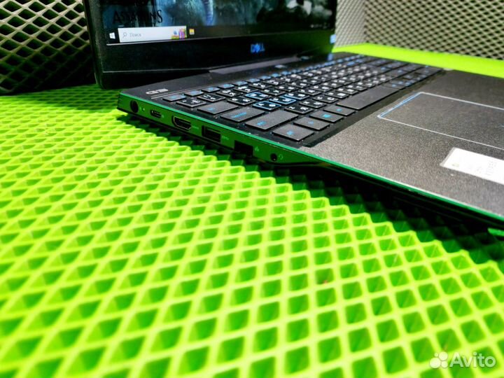 Ноутбук dell на GTX 1650 и Core i5