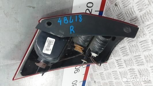 Фонарь задний правый chrysler 300C 1 (4BL18MY01)