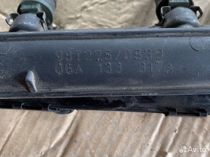 Топливная рампа форсунка Volkswagen Golf 4 1.6 AKL