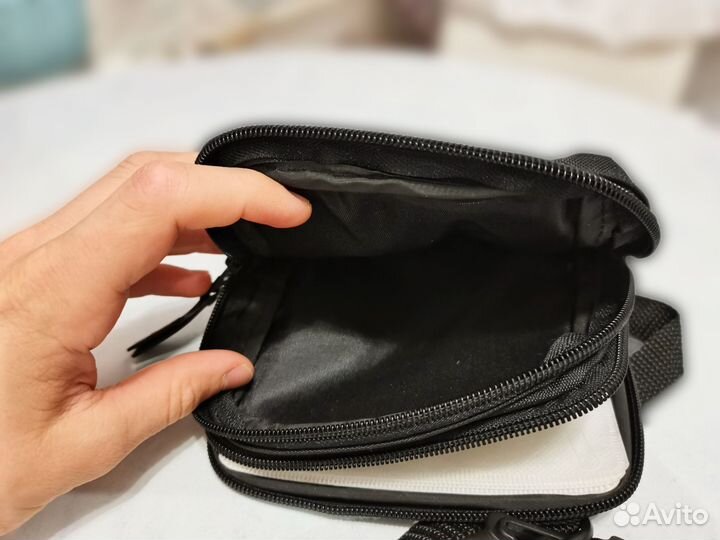 Чёрная сумка для компакт-дисков