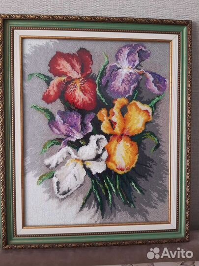 Картины, вышитые чешским бисером, крестиком вышит