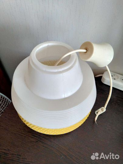 Подвесная лампа с плафоном