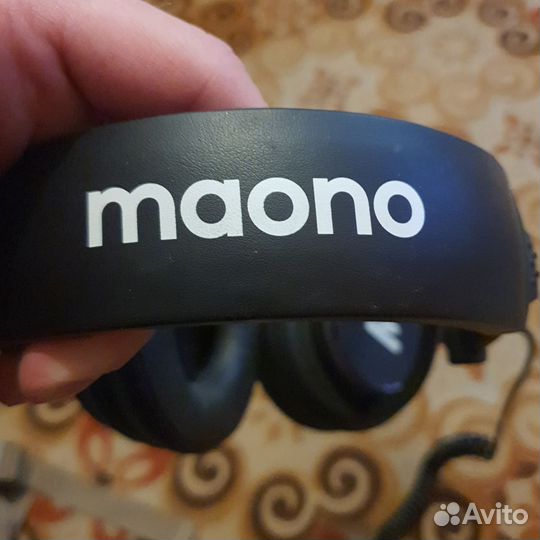 Проводные наушники