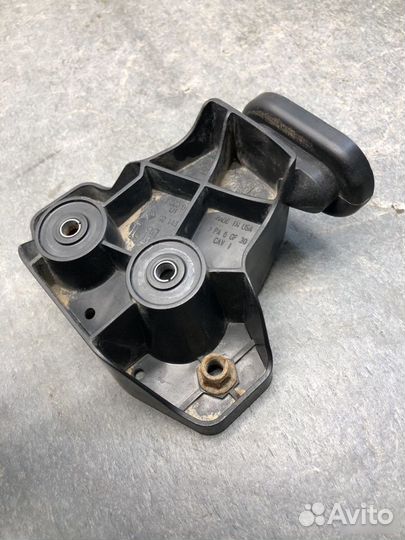 Направляющая бампера задняя левая Mercedes M W164