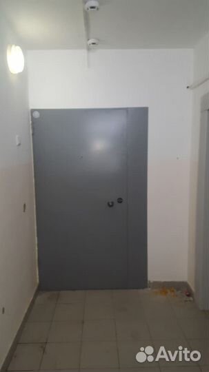 Металлическая дверь в подъезд