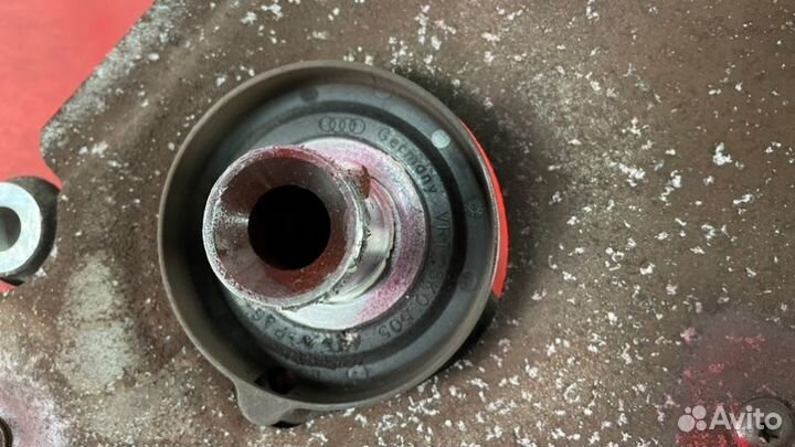 Ступица с кулаком в сборе задняя левая Audi A4 B8