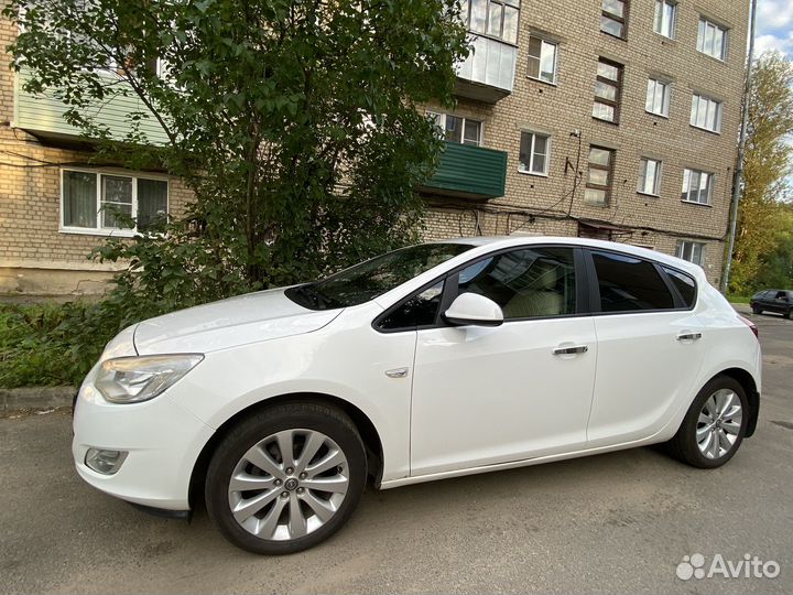 Opel Astra 1.4 МТ, 2011, 206 000 км