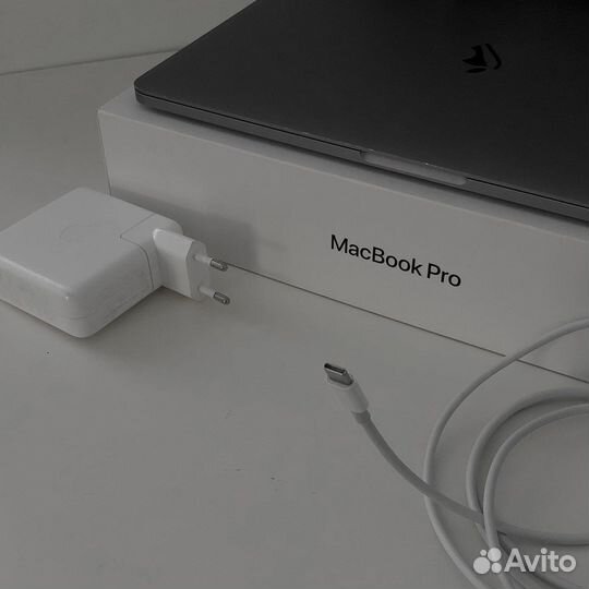 MacBook Pro 13 2019 128gb Touch Bar