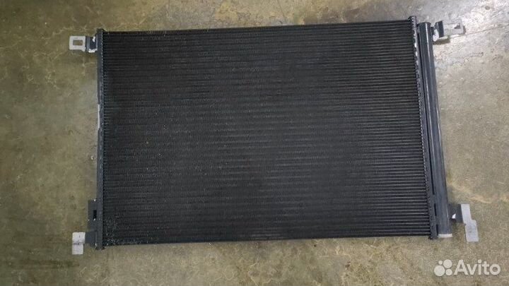 Радиатор кондиционера Audi Q8
