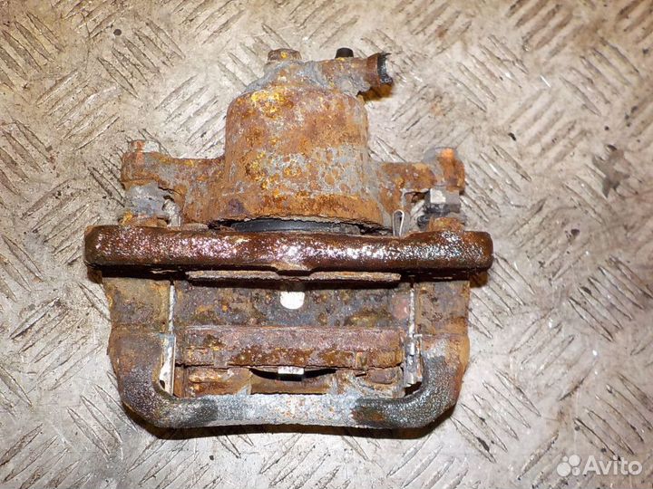 Суппорт передний правый FAW V5